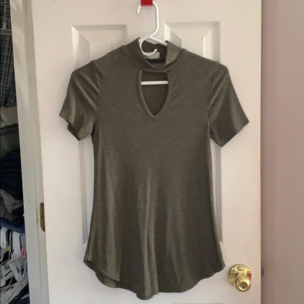 ‼️ 4 for $20 ‼️ Olive green shirt